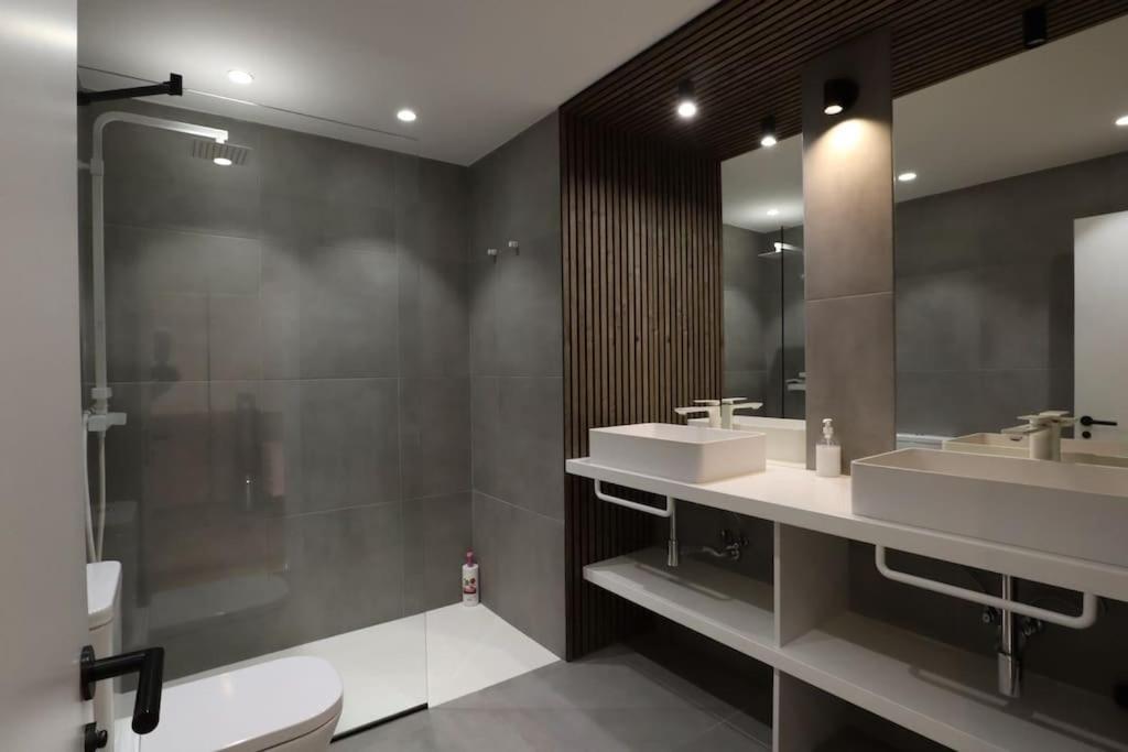 Notel Club - Precioso Loft En El Centro De La Ciudad Santander Bagian luar foto